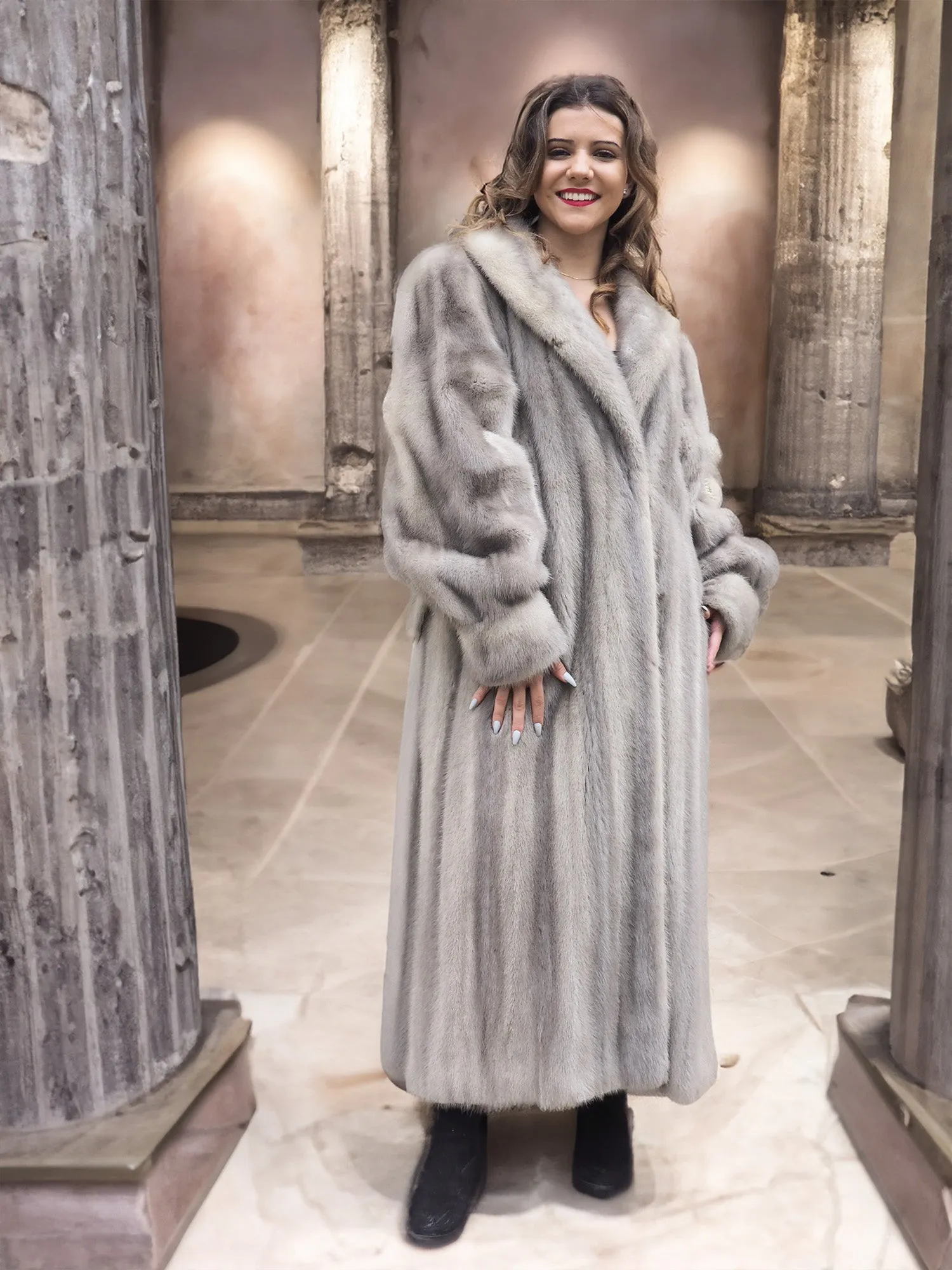 Canadian Sapphire Mink Fur Coat M