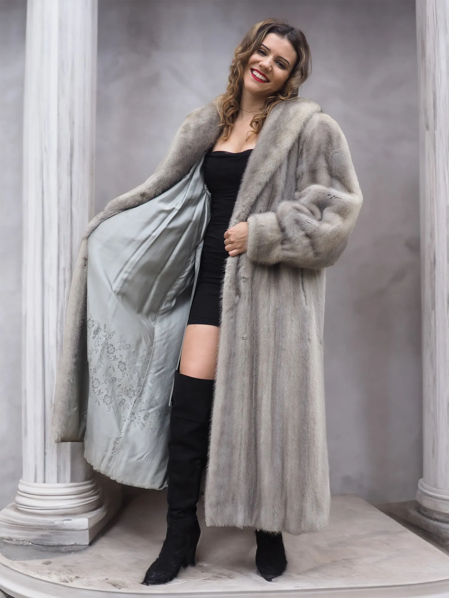 Canadian Sapphire Mink Fur Coat M