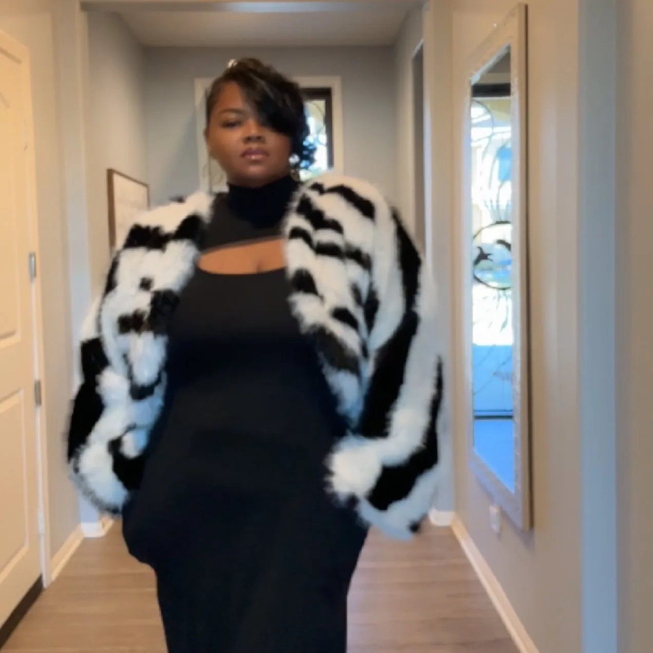 Faux Fur Plus Size Zebra Print Cropped Jacket