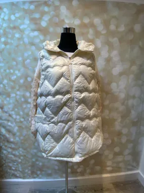 Short quilted metallic gilet