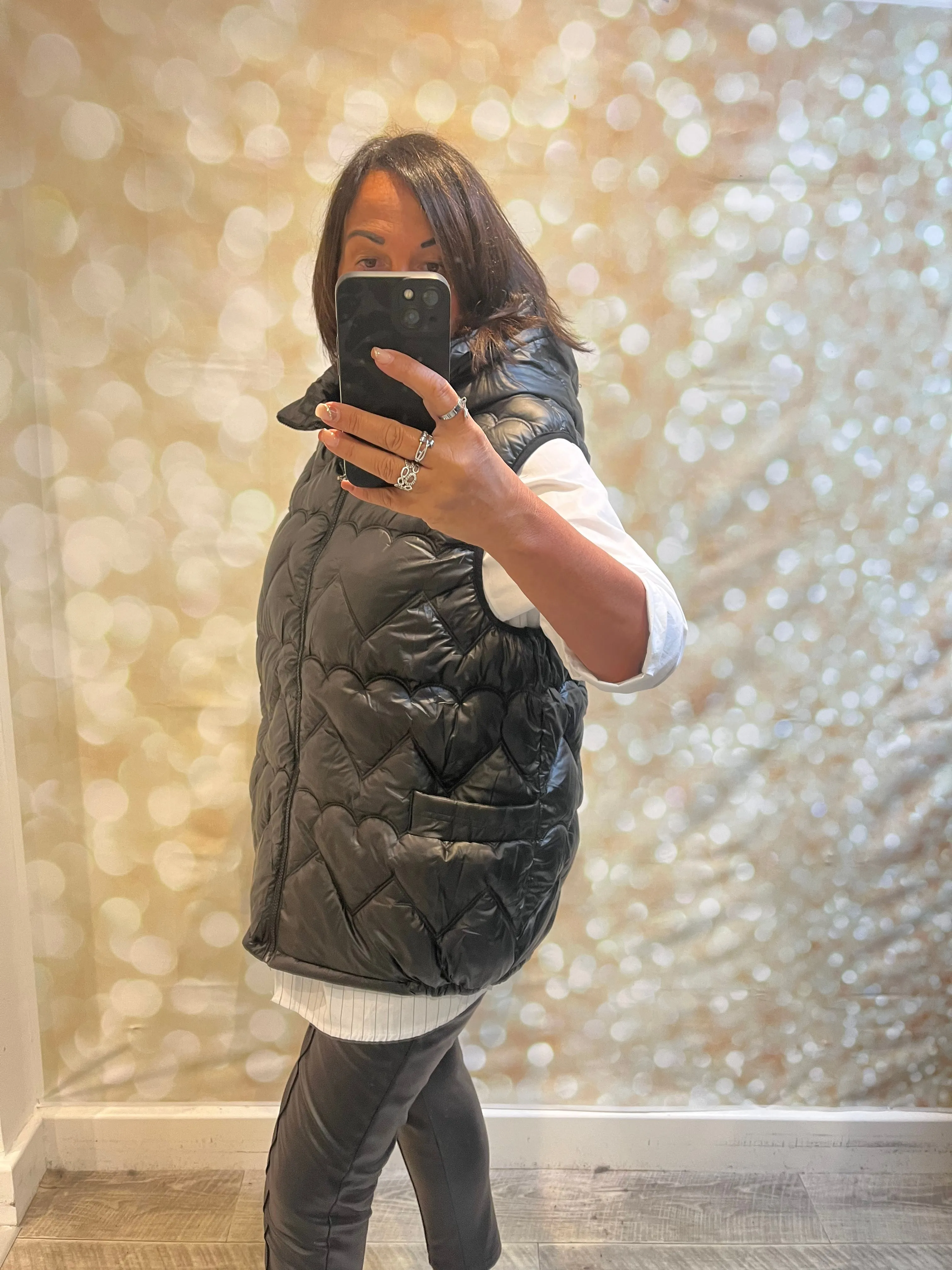 Short quilted metallic gilet