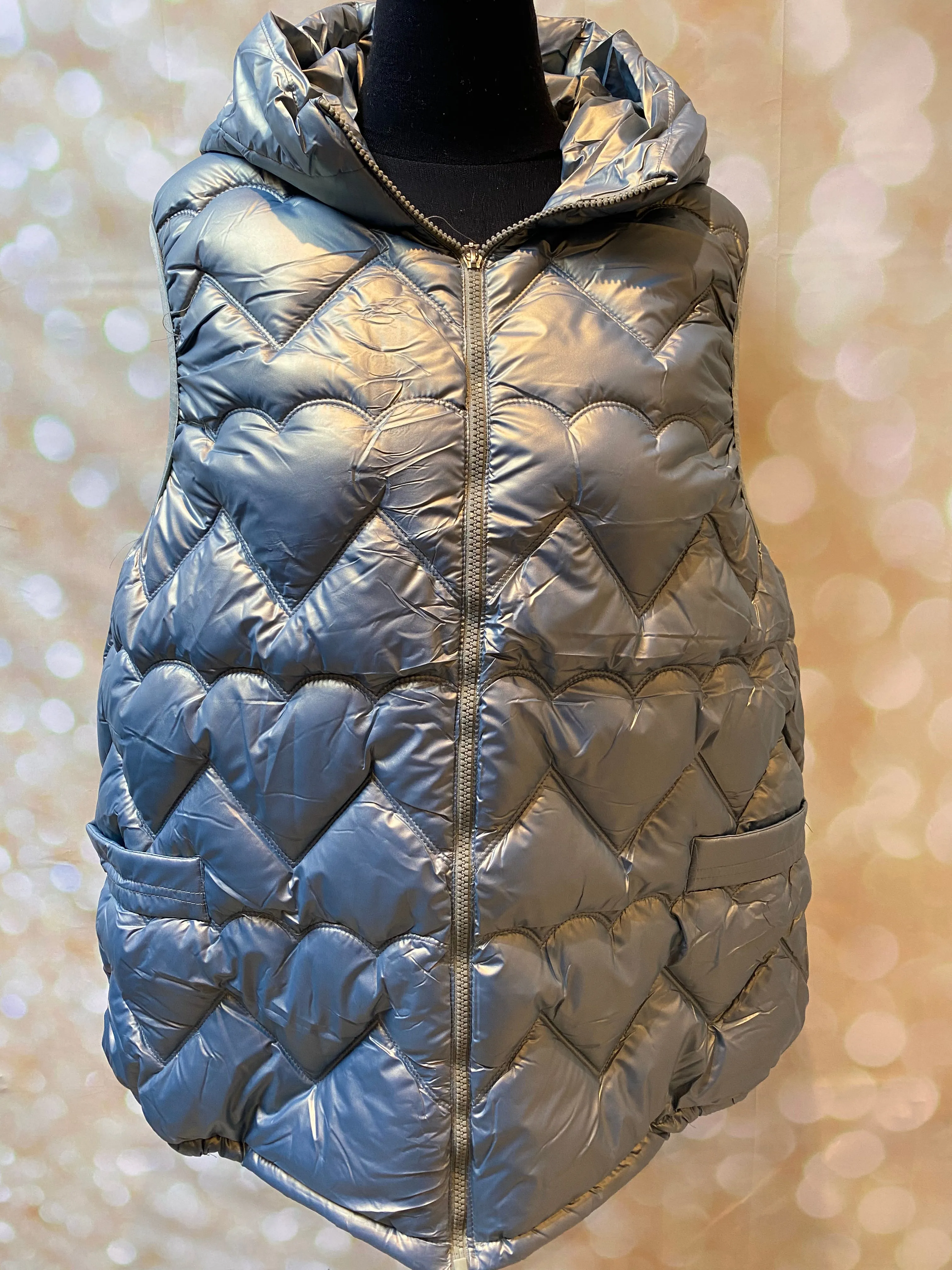 Short quilted metallic gilet