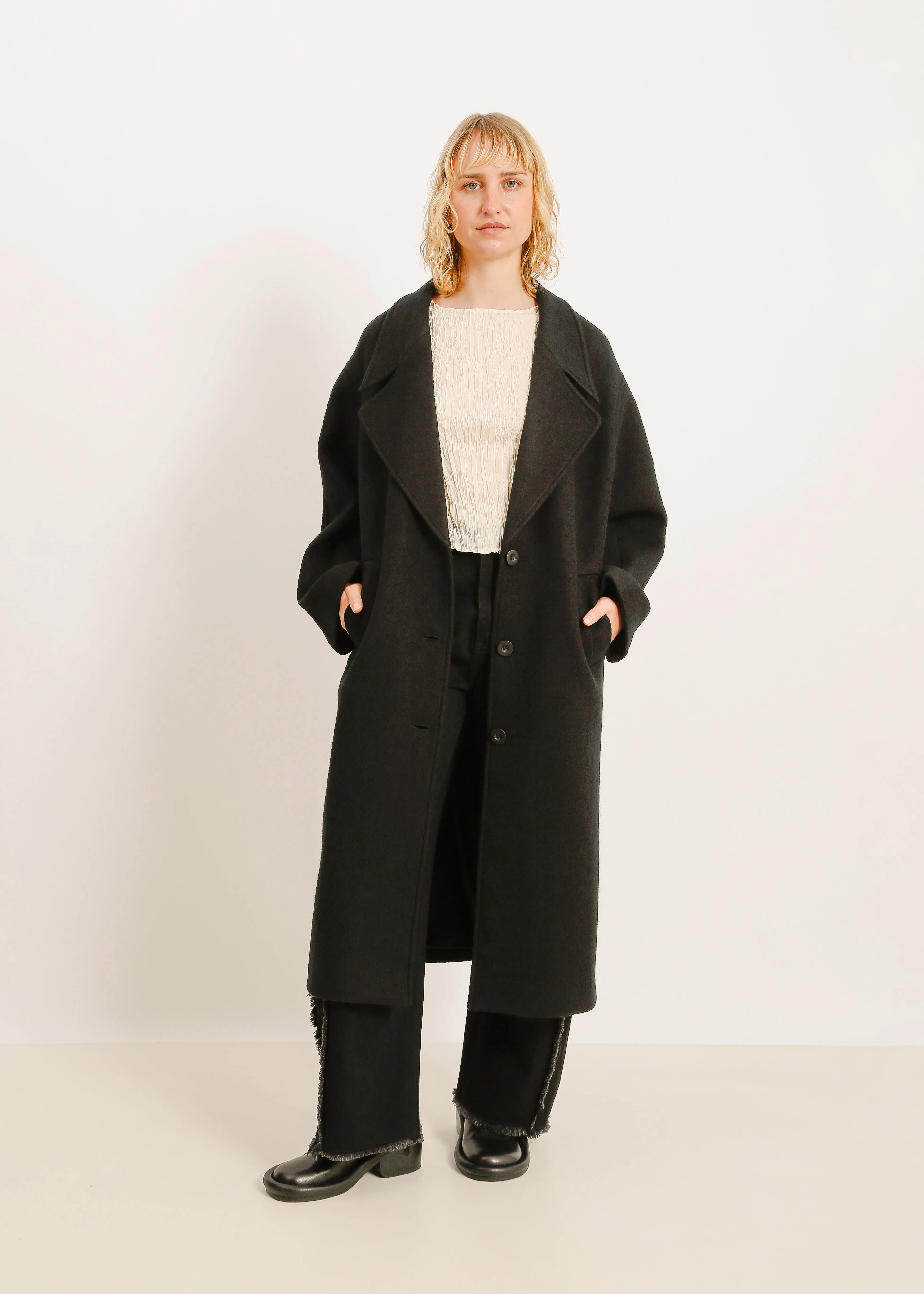 W24 | BANKS COAT / BLACK