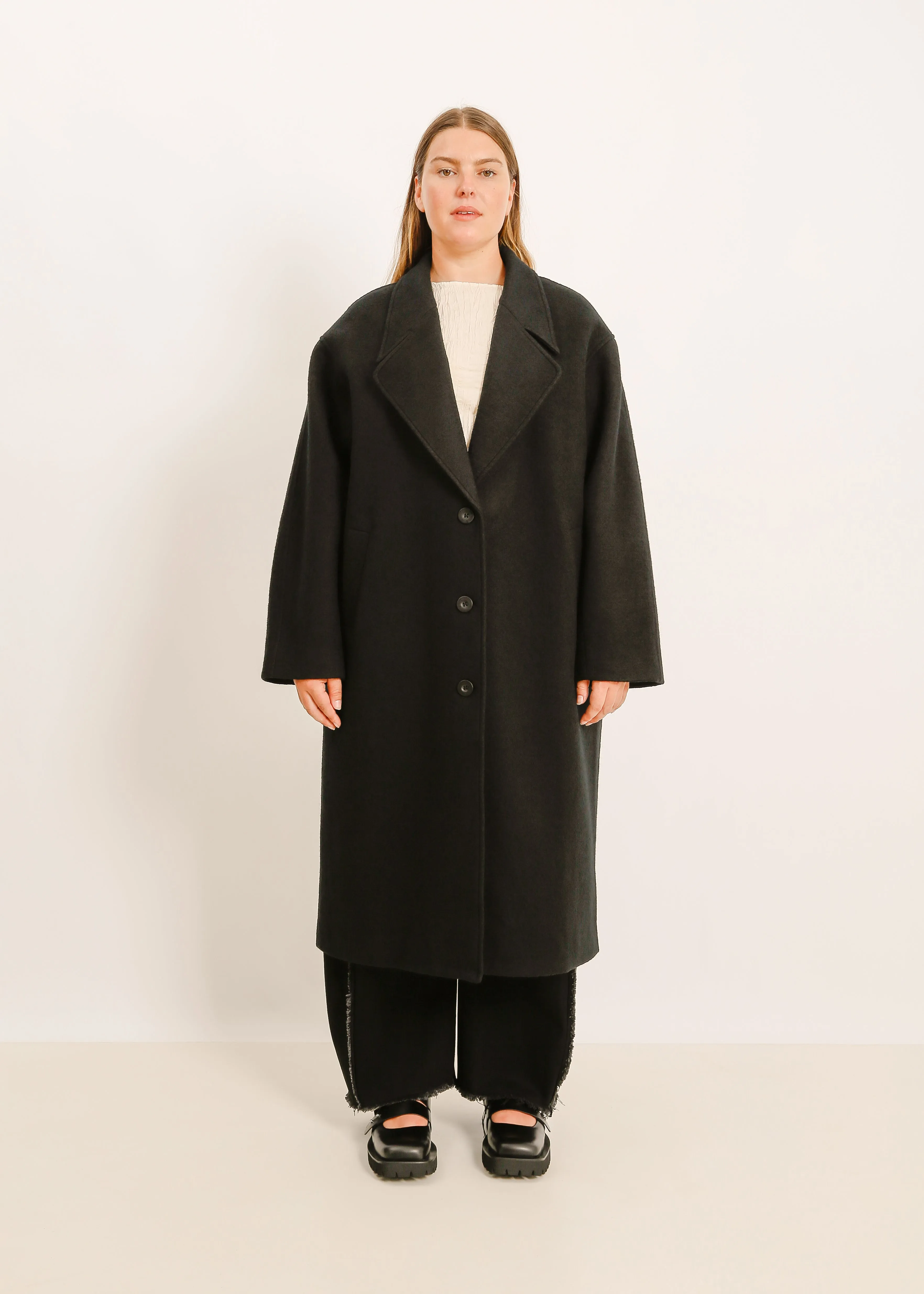 W24 | BANKS COAT / BLACK